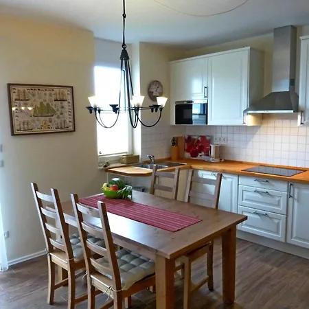 Kaeptn Brass 1 App 3 Strandgut Apartment Dierhagen