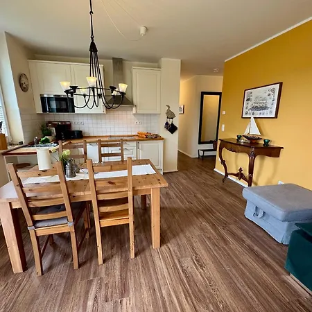 Kaeptn Brass 1 App 3 Strandgut Apartment Dierhagen